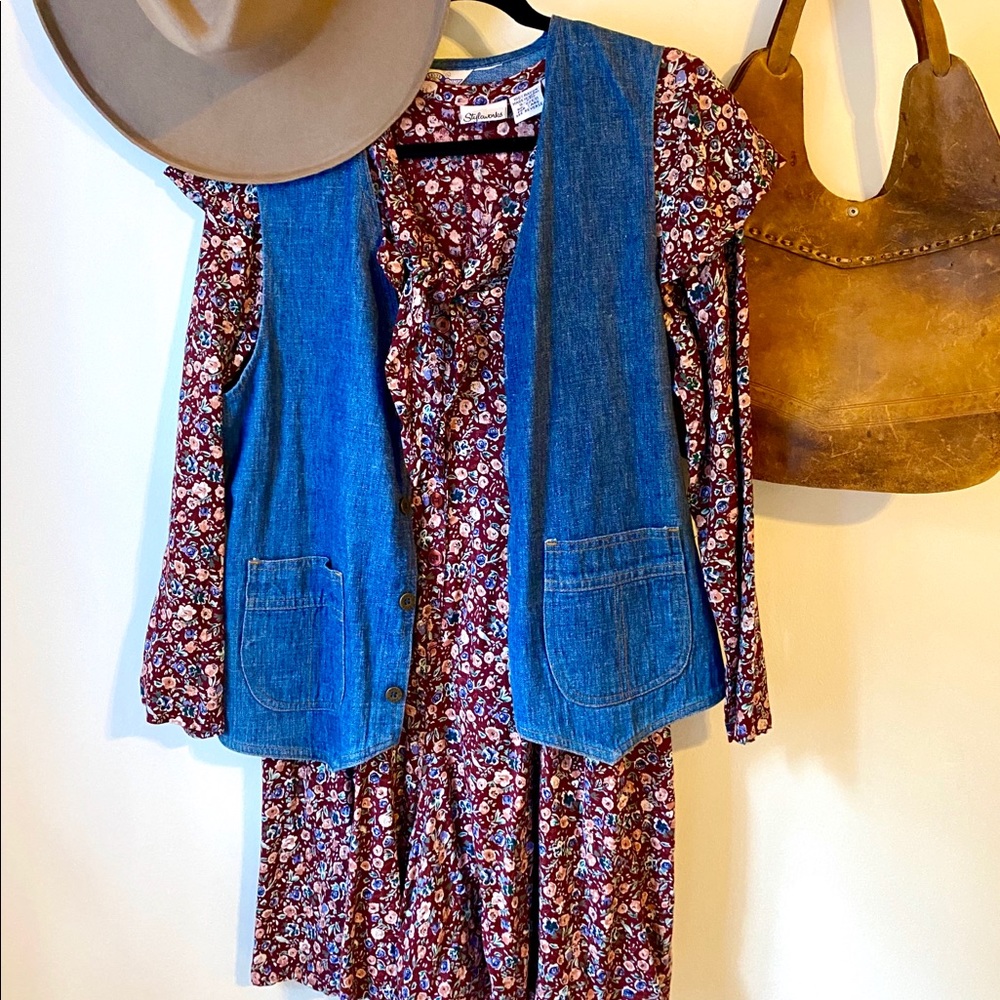 Vintage pink and burgundy floral romper - Picture 2 of 6